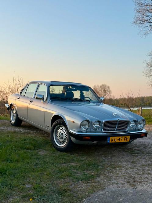 Jaguar XJ 4.2 III AUT 1983 Grijs, Auto's, Jaguar, Particulier, XJ, Benzine, Sedan, Automaat, Origineel Nederlands, Zilver of Grijs