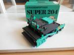 Gescha Vogele Super 204 Asfaltteer machine met Doos, Hobby en Vrije tijd, Modelauto's | 1:50, Ophalen of Verzenden, Nieuw, Bus of Vrachtwagen