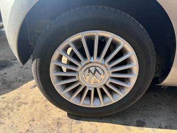 Velgen set + banden van een Volkswagen UP beschikbaar voor biedingen