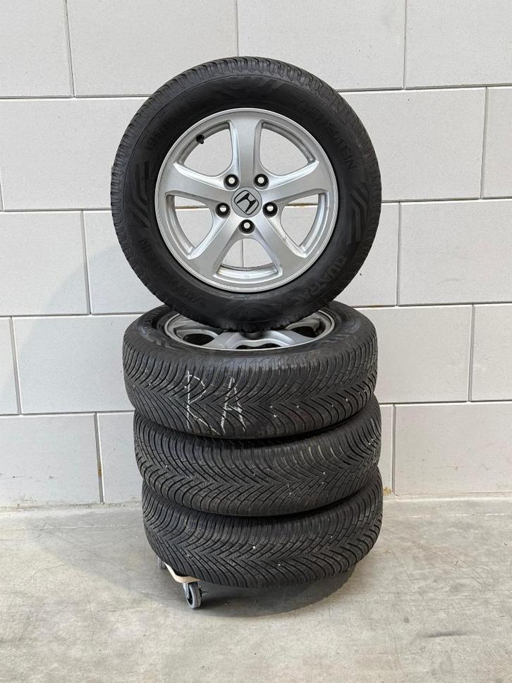 Honda Civic HYBRID 8th gen 195-65-15 ALL SEASON VREDESTEIN!, Auto-onderdelen, Banden en Velgen, Banden en Velgen, All Season, 15 inch