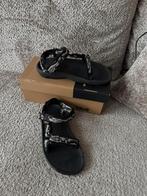 Teva sandalen maat 35, Ophalen of Verzenden, Zo goed als nieuw, Overige typen