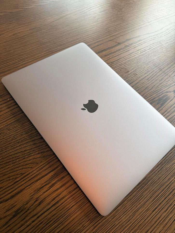 MacBook Pro 2018, Computers en Software, Apple Macbooks, Gebruikt, MacBook Pro, 15 inch, 2 tot 3 Ghz, 512 GB, 16 GB, Qwerty, Ophalen of Verzenden