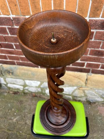 Kandelaar hout beschikbaar voor biedingen