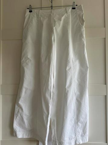 Witte broek wijd model maat 46 beschikbaar voor biedingen