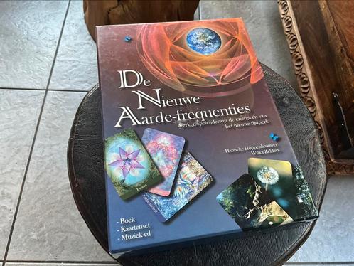 Hanneke Hoppenbrouwer - De nieuwe aarde-frequenties, Boeken, Esoterie en Spiritualiteit, Zo goed als nieuw, Achtergrond en Informatie