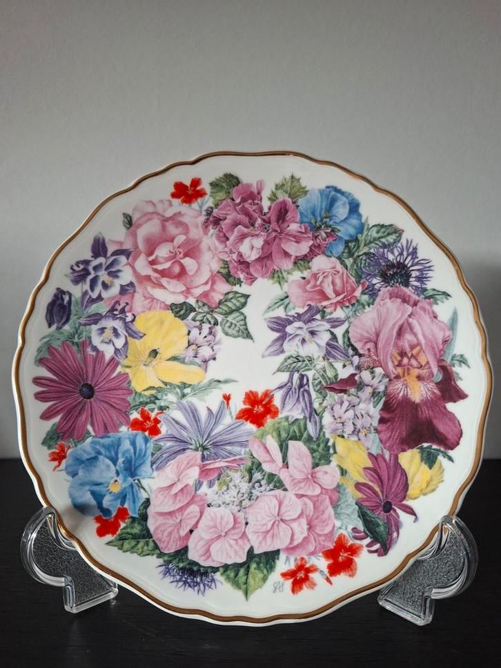 Royal Albert 'Ascot Bouquet' Bord, Antiek en Kunst, Antiek | Porselein, Ophalen