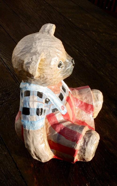 vintage Beertje van papier maché, Verzamelen, Beren en Cherished Teddies, Zo goed als nieuw, Stoffen beer, Overige merken, Verzenden