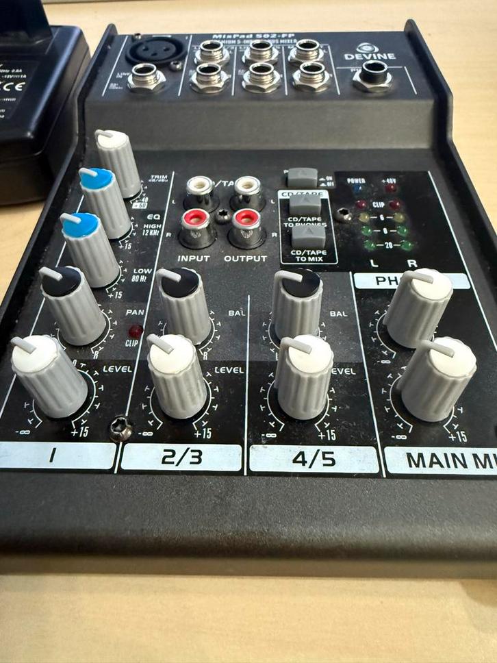 Devine MixPad 502-FP Mengpaneel - Compact en Krachtig!, Muziek en Instrumenten, Mengpanelen, Gebruikt, Minder dan 5 kanalen, Microfooningang