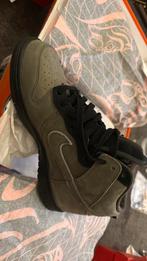Nike Dunk High - Soulgoods Olive EU42, Ophalen of Verzenden, Zo goed als nieuw, Overige kleuren