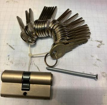 Ivana Cilider 20 sleutels beschikbaar voor biedingen