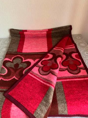 Vintage deken retro plaid rood roze dralon beschikbaar voor biedingen