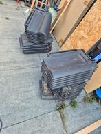 24x zwarte dakpan / dakpannen Roben d-bruggen, Ophalen, Steen of Klei, Zwart, Zo goed als nieuw