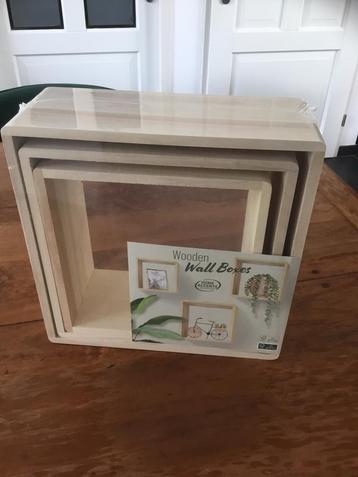 Wand boxen ( 3 stuks ) beschikbaar voor biedingen