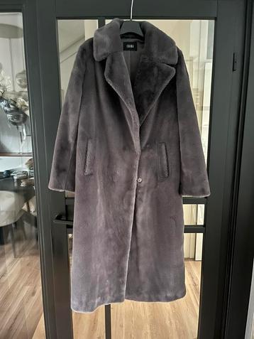 Prachtige lange grijze fakefur Ibana jas 36 beschikbaar voor biedingen