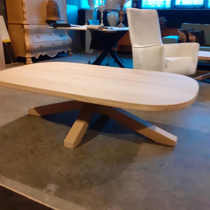 Eiken houten salontafel met eiken martix  onderstel NIEUW., Huis en Inrichting, Tafels | Salontafels, Nieuw, Minder dan 50 cm