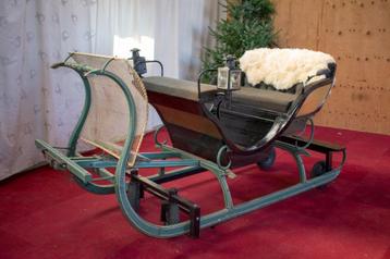 Arrenslede geschikt voor 4 personen op wielen beschikbaar voor biedingen