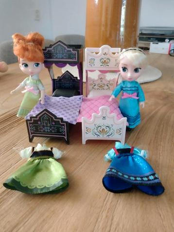Anna en Elsa poppen beschikbaar voor biedingen