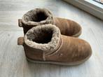 Warmbat (UGG’s) laarsjes, maat 36, Kleding | Dames, Schoenen, Ophalen, Zo goed als nieuw, Zwart