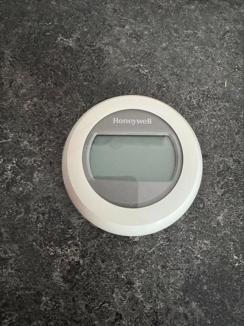 Honeywell T87G2014 thermostaat – met display en draaiknop, Doe-het-zelf en Verbouw, Thermostaten, Zo goed als nieuw, Ophalen of Verzenden