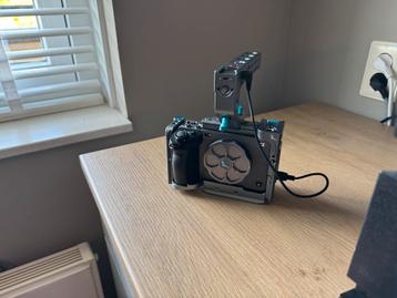 Sony FX3 + Kondor Blue Cage met top handle, 2 accu’s rods. beschikbaar voor biedingen