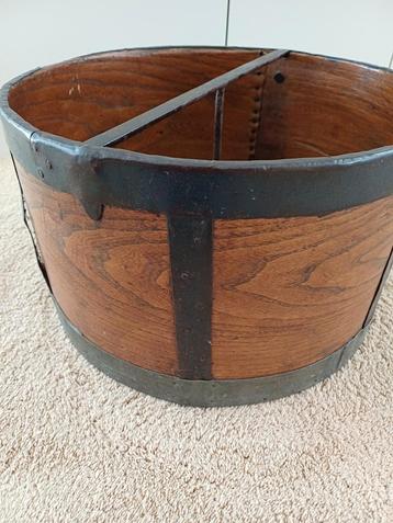 Antieke Houten Graanmaat - Mudde beschikbaar voor biedingen