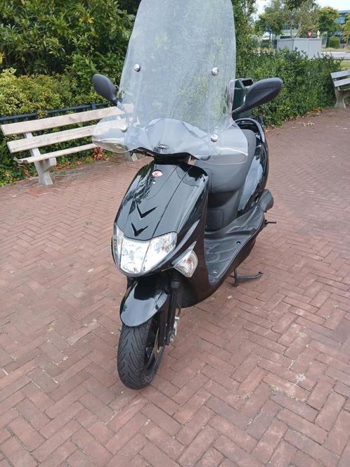 Mooie kymco vatility 4takt, Fietsen en Brommers, Scooters | Kymco, Zo goed als nieuw, Agility, Ophalen