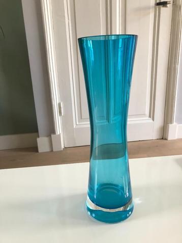 Blauwe vaas - 34 cm hoog beschikbaar voor biedingen