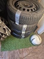 Winterbanden op stalen velg Citroën C1, Toyota Aygo, Peugeot, Auto-onderdelen, Banden en Velgen, Ophalen, 14 inch, Gebruikt, 155 mm