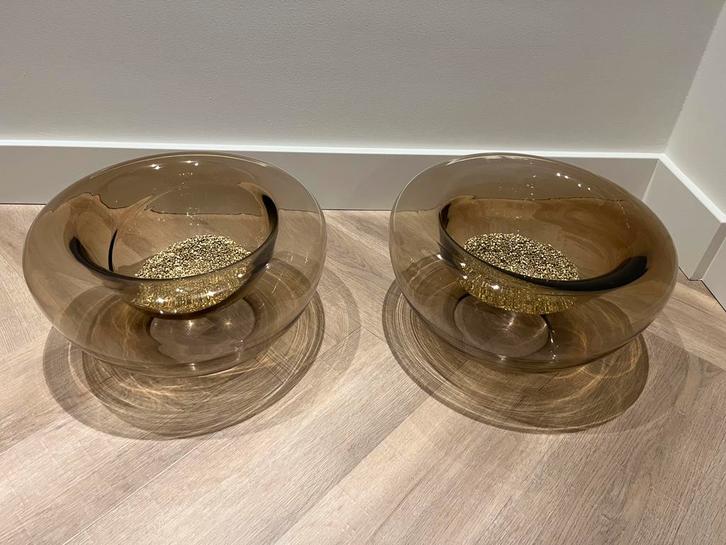 Te koop 2 stuks retro bruin glazen windlichten, Huis en Inrichting, Woonaccessoires | Kandelaars en Kaarsen, Nieuw, Kandelaar