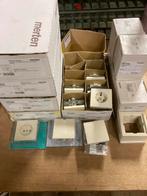 Merten systeem design creme kleur stopcontacten nieuw, Ophalen of Verzenden, Nieuw, Stopcontact