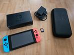 Zeer nette goed werkende Nintendo Switch met kart spelletje, Met games, Met 2 controllers, Ophalen of Verzenden, Zo goed als nieuw