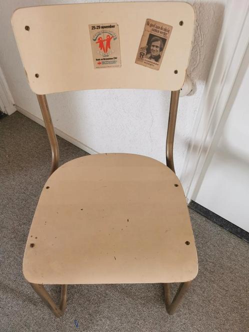 Vintage Stoel en Tafeltje - Lichtgeel, Huis en Inrichting, Stoelen, Gebruikt, Eén, Hout, Metaal, Overige kleuren, Ophalen