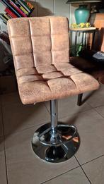 2 x Bruine barkrukken (in hoogte verstelbaar), Huis en Inrichting, Barkrukken, Ophalen, 60 tot 90 cm, Zo goed als nieuw, In hoogte verstelbaar