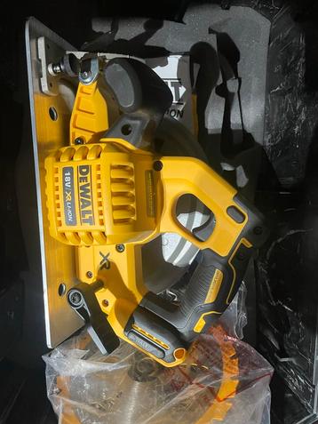 Nieuwe DeWalt DCS570N 18V Cirkelzaag Body beschikbaar voor biedingen