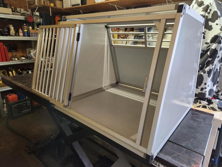 Hundos Pro Alu Autobench maat XL., Dieren en Toebehoren, Hondenbenches, Gebruikt, Ophalen of Verzenden