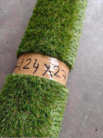 Kunstgras nieuw 124x270cm, 2cm hoog beschikbaar voor biedingen