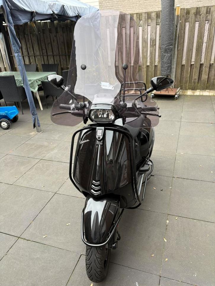 Vespa sprint all-black full optie 2019, Fietsen en Brommers, Snorfietsen en Snorscooters, Gebruikt, Vespa, Benzine, Ophalen of Verzenden