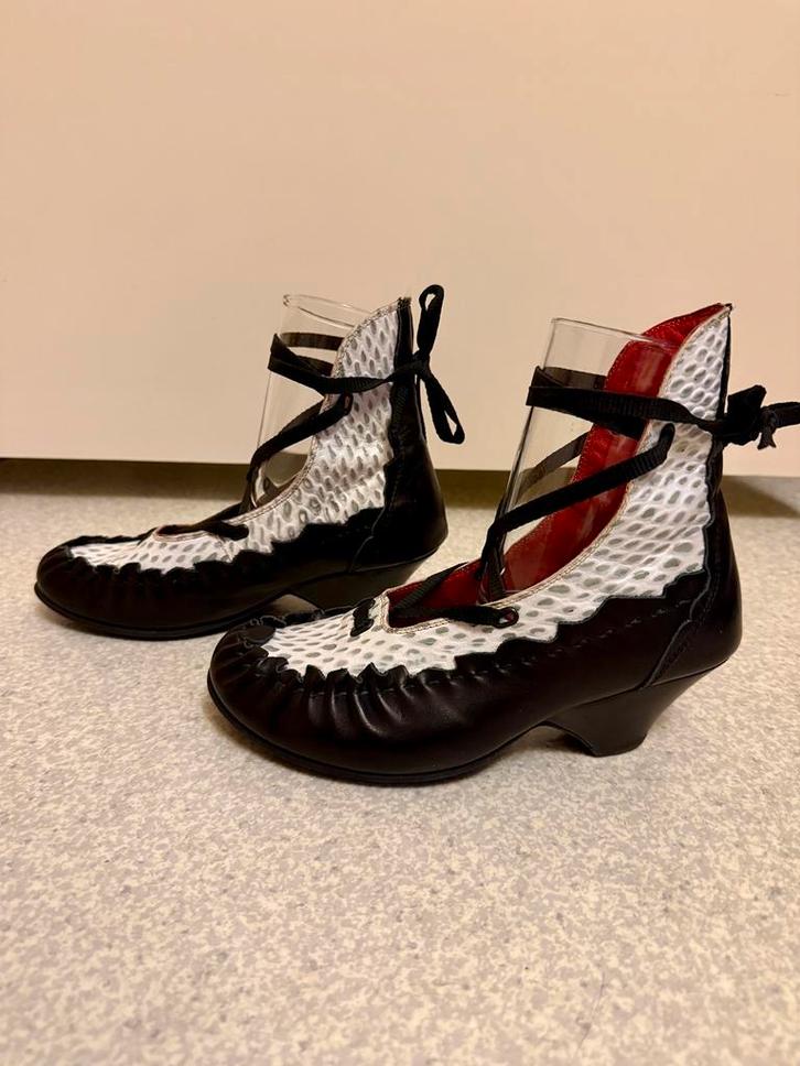 Jan Jansen aparte schoenen Mt 37 ZGAN!, Kleding | Dames, Schoenen, Zo goed als nieuw, Pumps, Zwart, Verzenden