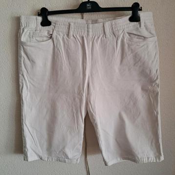Witte zomershorts, bonprix, maat 50 beschikbaar voor biedingen