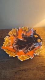 Vintage Vallauris Keramiek Schaal - Bladvorm, Huis en Inrichting, Woonaccessoires | Schalen en Manden, Gebruikt, Porselein of Keramiek
