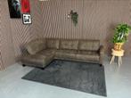 GRATIS LEVERING Hoekbank Taupe Microleer 280x180 REFURBISHED, Huis en Inrichting, Banken | Bankstellen, 250 tot 300 cm, Stof, Hoekbank