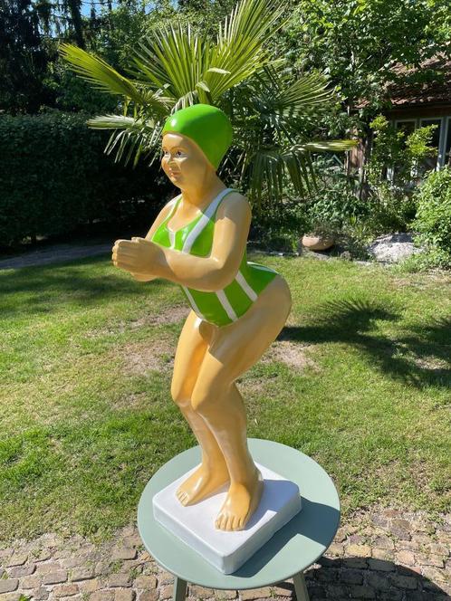 (Tuin)Beeld duikende dame, tuin, gazon, zwembad, vijver 115c, Tuin en Terras, Tuinbeelden, Nieuw, Mensenbeeld, Kunststof, Ophalen