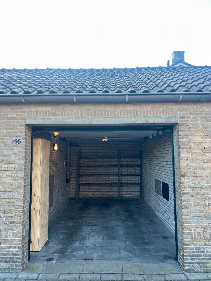 Te huur: Luxe garagebox met elektra (20 m²) - Den Bosch Zuid, Auto diversen, Autostallingen en Garages