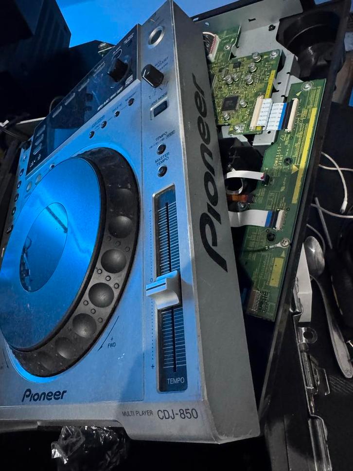 2x Pioneer CDJ-850 - 1x Defect 1x Werkend+ Extra Onderdelen, Muziek en Instrumenten, Dj-sets en Draaitafels, Gebruikt, Draaitafel