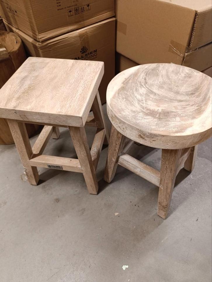 Teakhouten white wash krukken rond of vierkant vintage nieuw, Huis en Inrichting, Krukjes, Nieuw, Hout, Ophalen of Verzenden