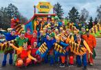 18 pakken Carnavalskleding Loopgroep kleding Oehoerend Hard, Ophalen of Verzenden, Zo goed als nieuw, Carnaval, Kleding