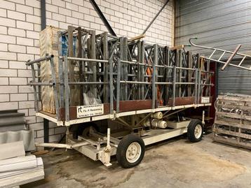 Hefsteiger / hek lift / werkplateau lift beschikbaar voor biedingen