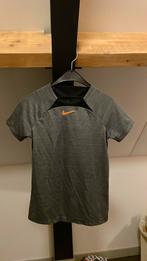Nike T-shirt grijs, Kinderen en Baby's, Kinderkleding | Maat 152, Jongen of Meisje, Ophalen of Verzenden, Zo goed als nieuw, Shirt of Longsleeve