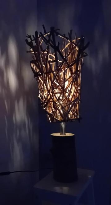 Exclusie houten sfeerlamp (handgemaakt) beschikbaar voor biedingen