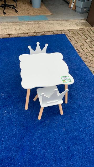 Aiyaplay 3-delige kindertafel en stoelen wit beschikbaar voor biedingen